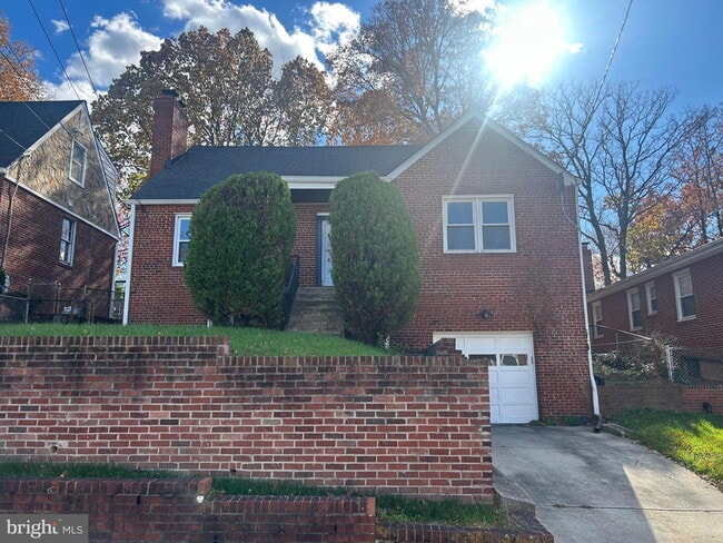 property at 3013 Nash Pl SE