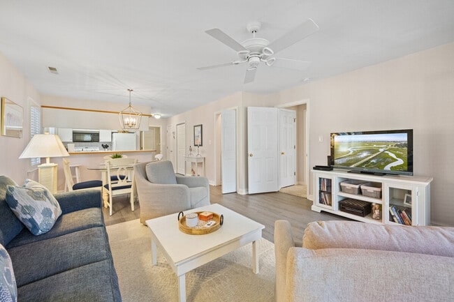 366 Masters Dr in Pawleys Island, SC - Building Photo - Building Photo