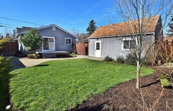 3146 NE 78th Ave in Portland, OR - Building Photo - Building Photo