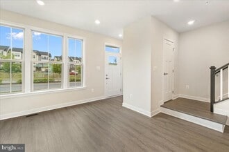 10132 Lake Linganore Blvd in New Market, MD - Building Photo - Building Photo