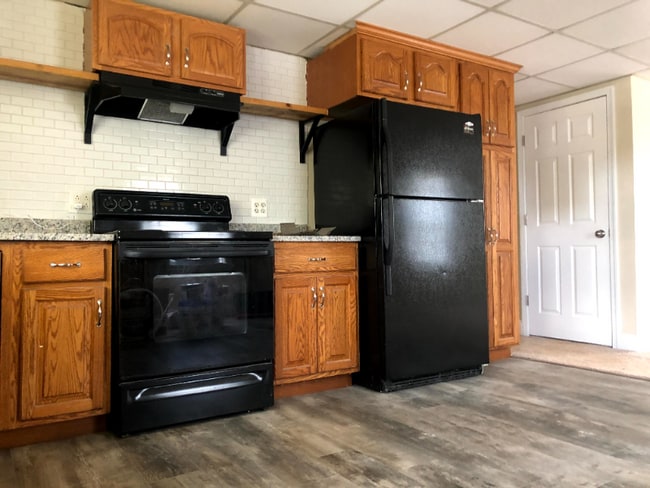 13 Kemper Ave in Westminster, MD - Foto de edificio - Building Photo