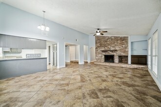 13827 Southline Rd in Sugar Land, TX - Building Photo - Building Photo