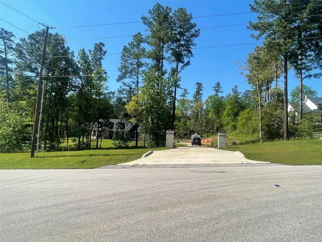 131 Feldspar Ln in Huntsville, TX - Building Photo - Building Photo