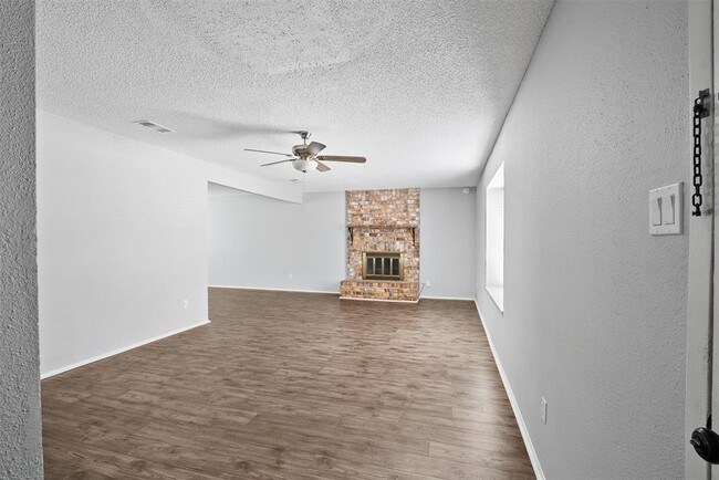 4707 Cairnsean St in Houston, TX - Building Photo - Building Photo