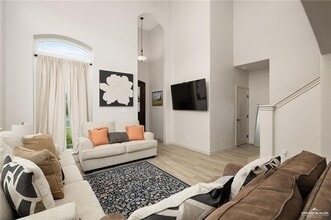 18 Central Park St in Edinburg, TX - Building Photo - Building Photo