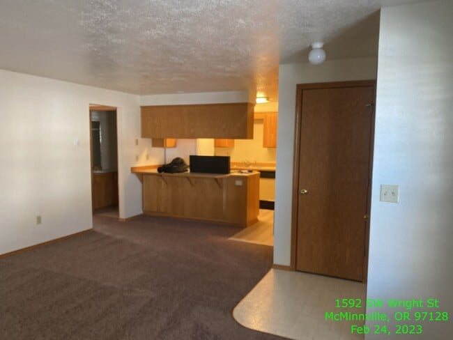 1592 SW Wright St in McMinnville, OR - Building Photo - Building Photo