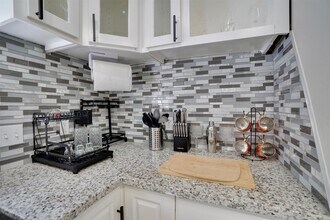 4010 Oak Terrace Ct in Houston, TX - Building Photo - Building Photo