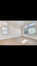 250 Bailey Island Dr in Henderson, NV - Foto de edificio - Building Photo