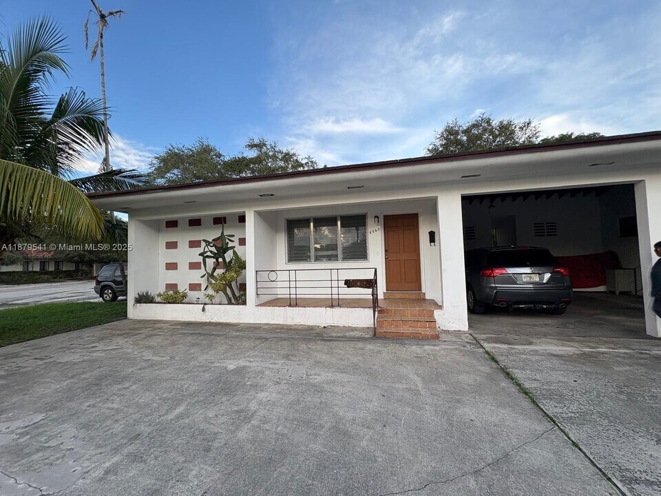 8865 NE 2nd Ave in El Portal, FL - Building Photo