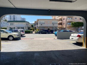 6855 Abbott Ave-Unit -601 in Miami Beach, FL - Foto de edificio - Building Photo