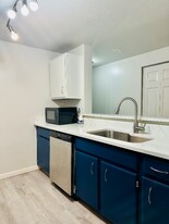 975 Aberdeen Ave NE in Renton, WA - Building Photo