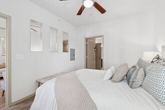 The Vista in San Antonio, TX - Building Photo - Building Photo