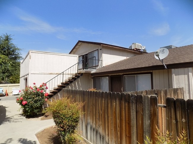 3108 La Costa St in Bakersfield, CA - Foto de edificio - Building Photo