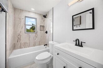 3229 Holman St in Houston, TX - Building Photo - Building Photo