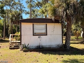 2045 Bahia Ln in North Fort Myers, FL - Building Photo - Building Photo