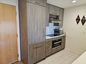 2 Earhart St, Unit 707 in Cambridge, MA - Building Photo - Building Photo