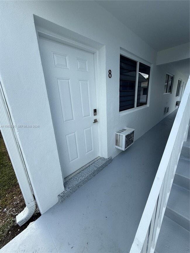 1300 NE 110th St in Miami, FL - Building Photo - Building Photo