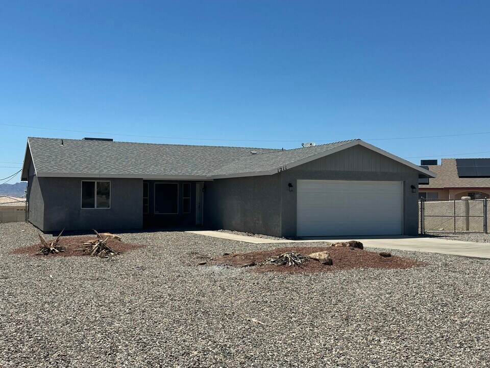 1211 Palo Verde Ln in Lake Havasu City, AZ - Building Photo