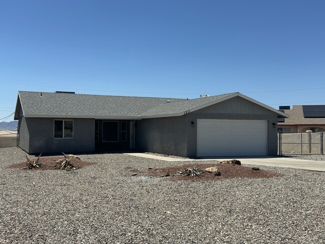 property at 1211 Palo Verde Ln