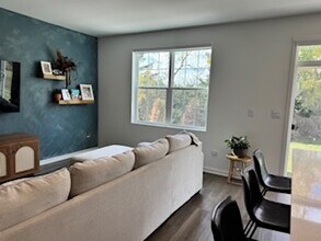 271 Charlestowne Lakes Dr in St. Charles, IL - Building Photo - Building Photo