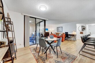 955 Dotterel Rd, Unit 2103 in Delray Beach, FL - Foto de edificio - Building Photo