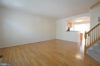 5080 Grimm Dr in Alexandria, VA - Building Photo - Building Photo
