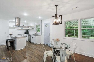 1650 Joseph E. Boone Blvd NW in Atlanta, GA - Building Photo - Building Photo