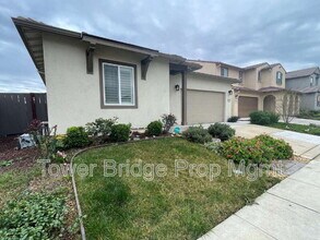 5603 Drifton Way in Sacramento, CA - Building Photo - Building Photo