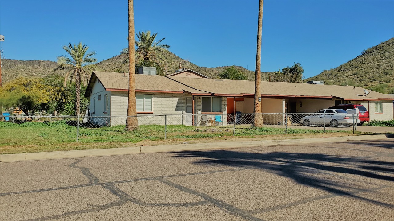 10641 N 15th Ave in Phoenix, AZ - Building Photo