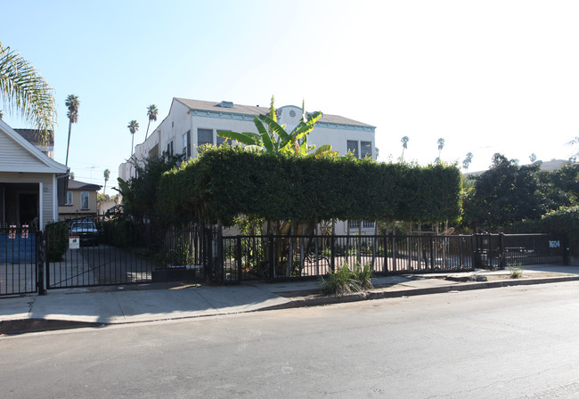 1604 N Harvard Blvd in Los Angeles, CA - Building Photo - Building Photo