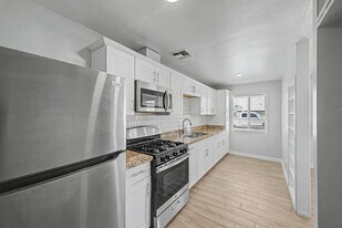 2534 N 28th St in Phoenix, AZ - Building Photo