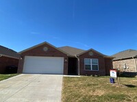 8126 Dogwood Dr in Fort Smith, AR - Foto de edificio - Building Photo