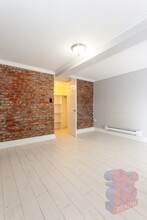 60 Avenue B, Unit B in New York, NY - Building Photo - Building Photo