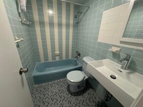 2016 Commonwealth Ave, Unit 2 in Boston, MA - Building Photo - Building Photo