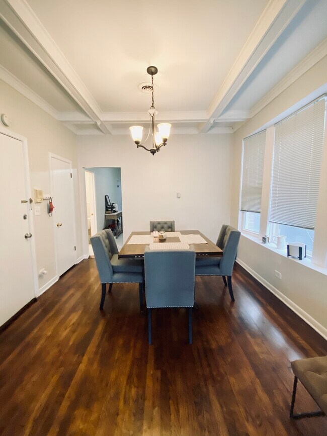 2246 W Armitage Ave in Chicago, IL - Building Photo - Building Photo