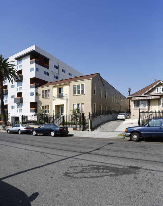 969 S Serrano Ave in Los Angeles, CA - Foto de edificio