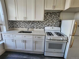 308 Hooper St in Brooklyn, NY - Building Photo