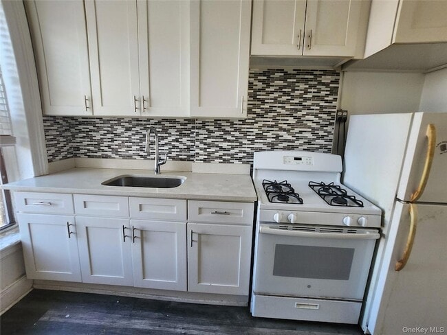 property at 308 Hooper St