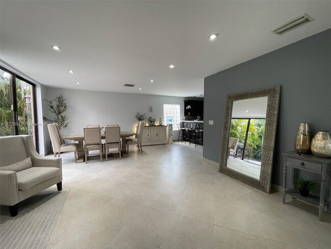 1741 NW 107th Way in Plantation, FL - Building Photo - Building Photo