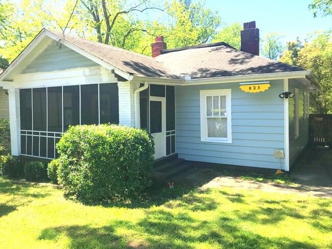 property at 825 United Ave SE