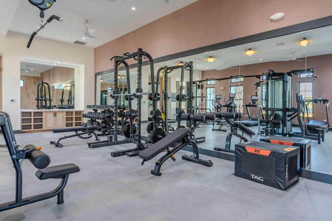Evolve Holly Ridge in Holly Ridge, NC - Building Photo - Interior Photo