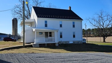 13907 Newcomer Rd in Hagerstown, MD - Building Photo - Building Photo