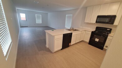 12165 Morgan Dr in Aubrey, TX - Building Photo - Building Photo