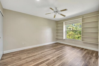 8356 SE Croft Cir in Hobe Sound, FL - Building Photo - Building Photo