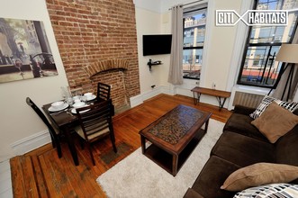 104 W 83rd St-Unit -2A in New York, NY - Building Photo - Building Photo