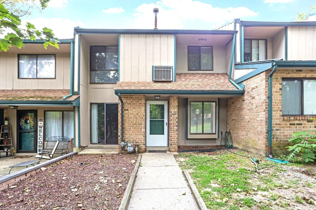 1404 Timber Creek Rd in Lindenwold, NJ - Building Photo