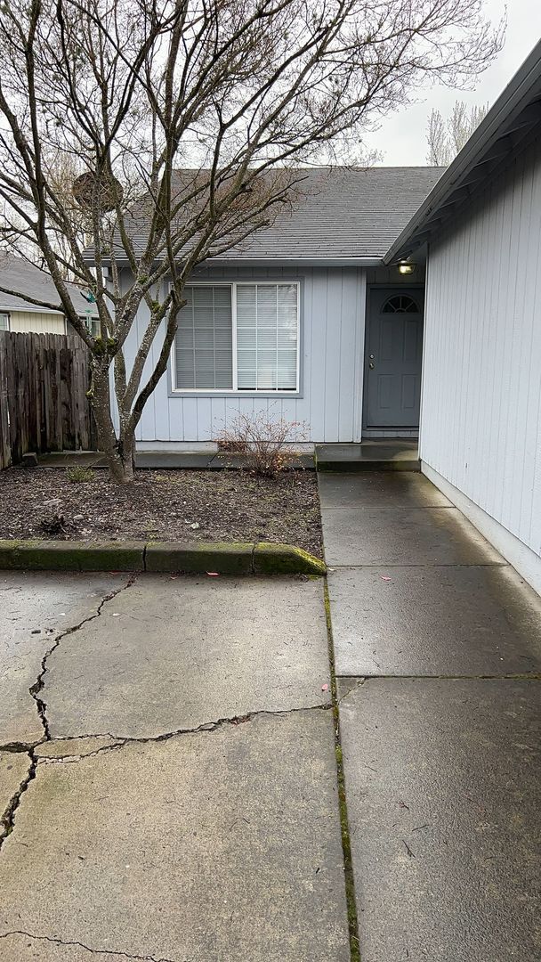 property at 2950-2952 Stacie Wy