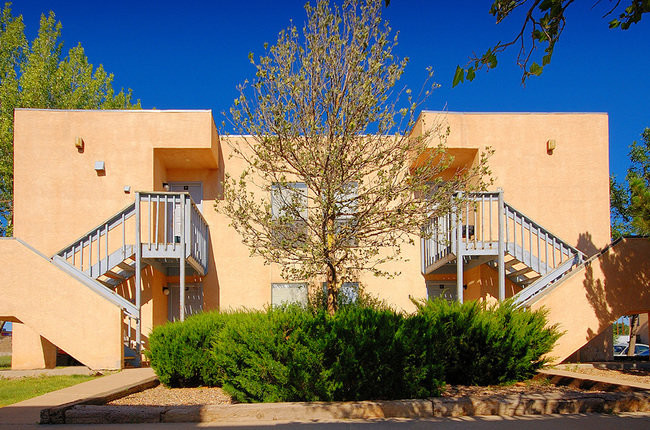 Gallinas Valley in Las Vegas, NM - Foto de edificio