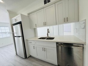 365 SW 86th Ave in Pembroke Pines, FL - Building Photo - Building Photo