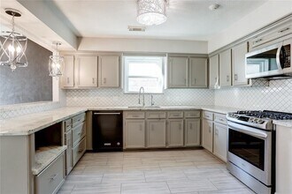 3110 Fairmont Ct in Sugar Land, TX - Building Photo - Building Photo